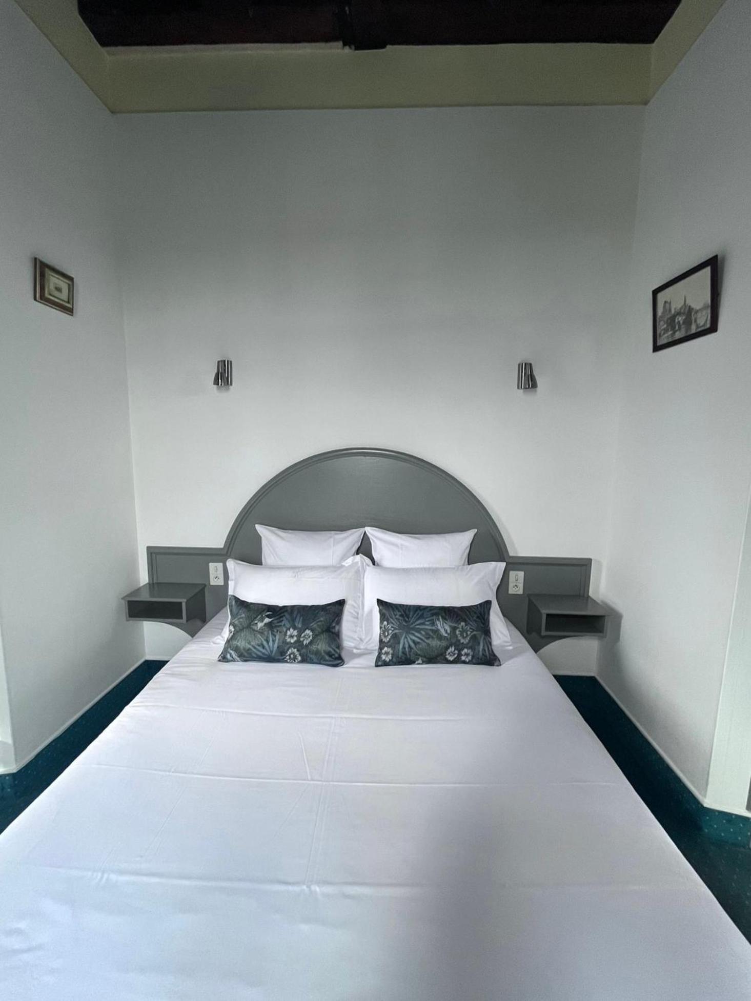 Hotel La Tour Des Anglais Mayenne Luaran gambar